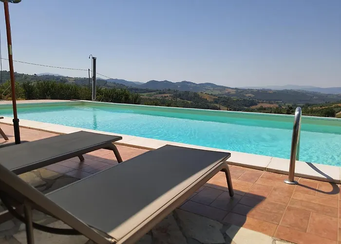 Alojamento de Acomodação e Pequeno-almoço La Collina 4*