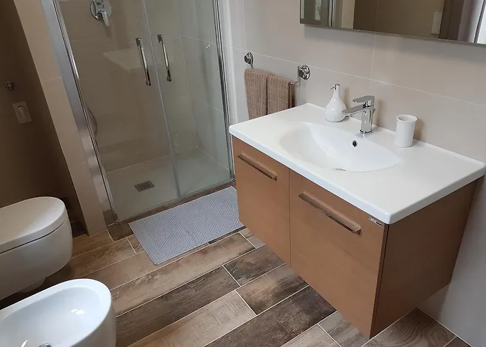 Alojamento de Acomodação e Pequeno-almoço La Collina 4*